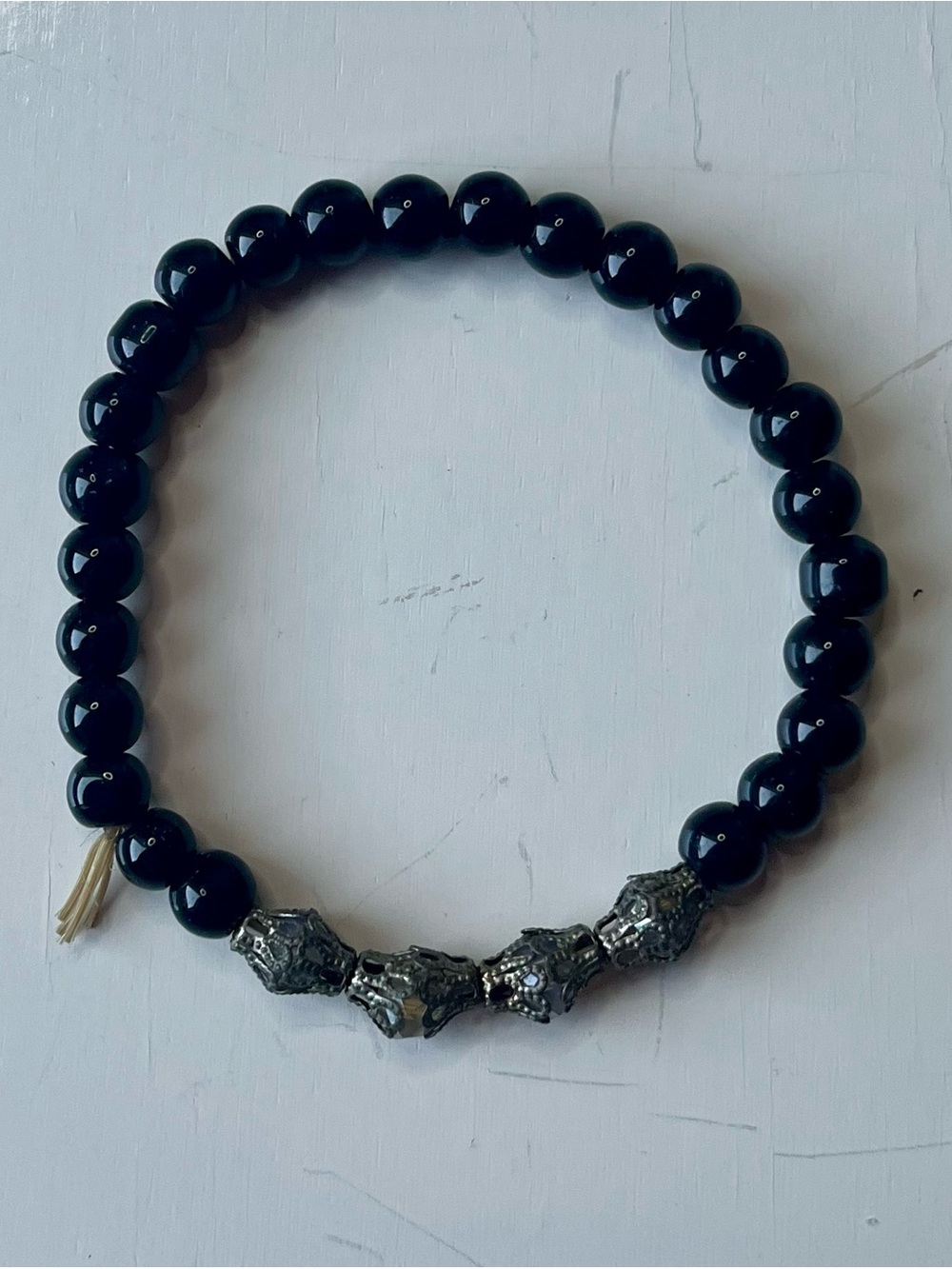 Black Onyx Bead Stretch Bracelet Gold Tone Accent Beads Unisex - EUC
